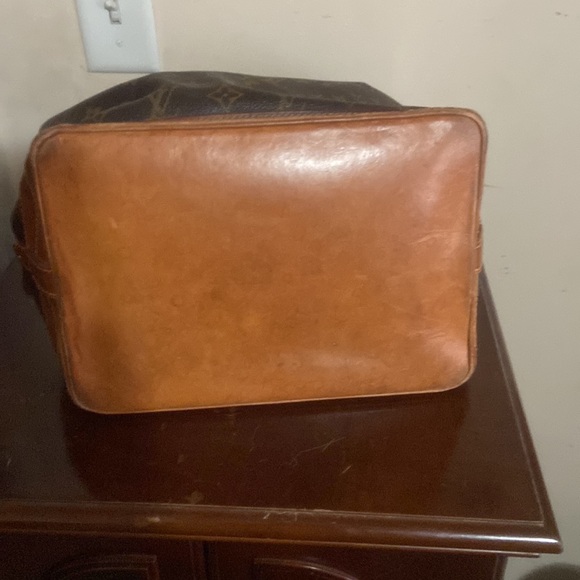 Authentic vintage Louis Vuitton bucket bag - Picture 2 of 4